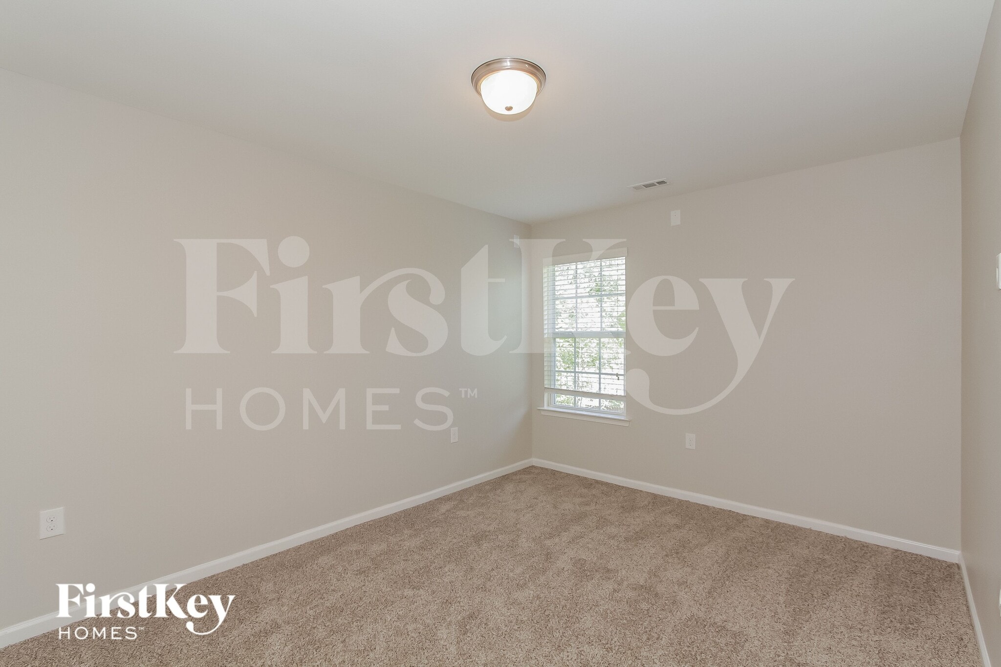 Building Photo - 301 Lind Point Ln