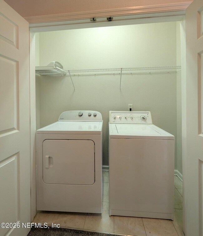 Building Photo - 5792 Sandstone Way