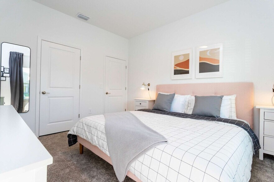 Building Photo - 4379 Scene Ln