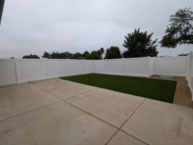 Building Photo - 574 Madison Ave