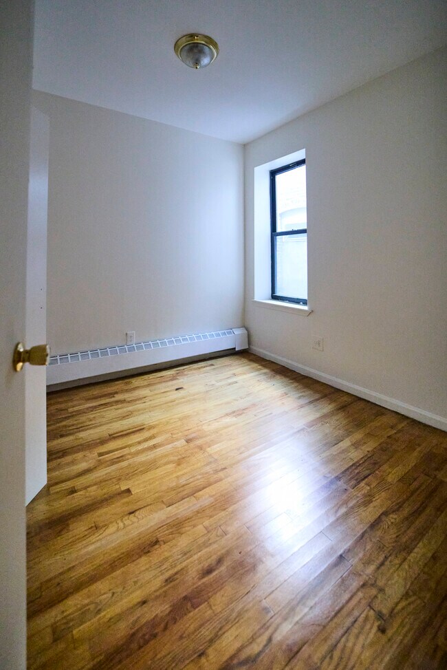 Building Photo - 248 Madison St