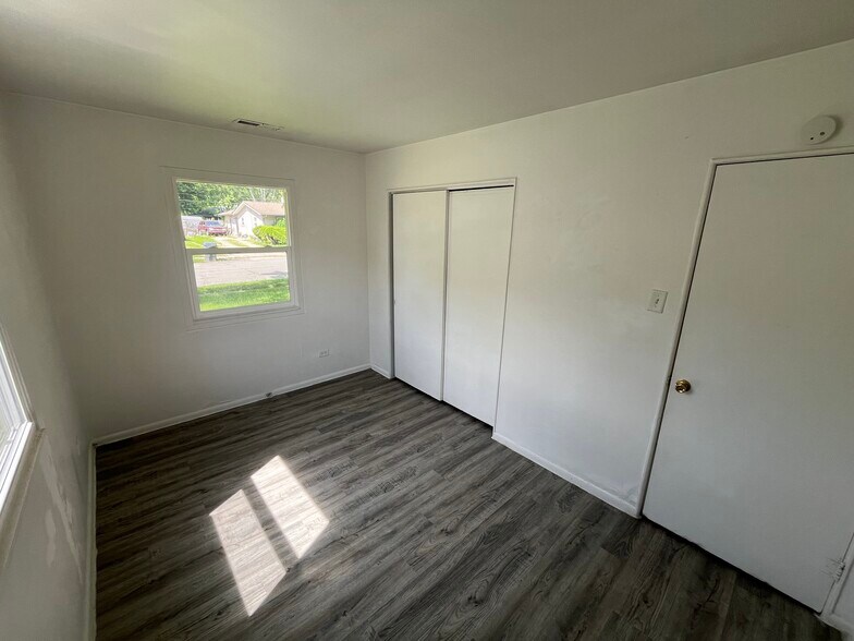 Building Photo - 2705 Horton Dr
