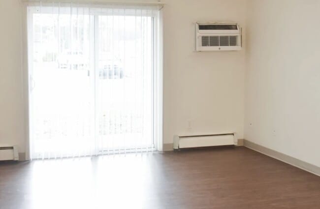 Building Photo - 839 S Clinton St