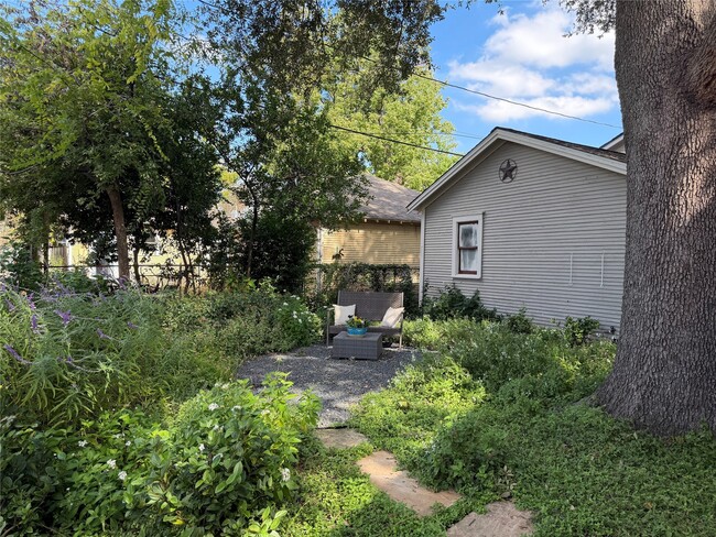 Building Photo - 1107 Walling St