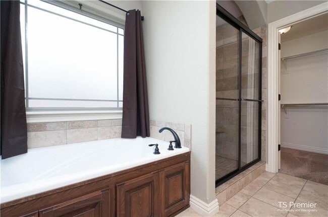 Building Photo - 202 Pebble Beach Dr