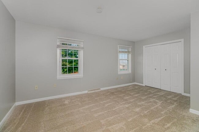Building Photo - 618 Park Ridge Dr