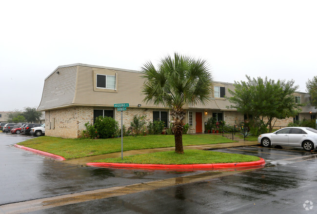 Primary Photo - Cunningham Manor Apartments