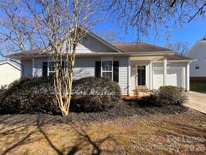 Building Photo - 1742 Park Terrace Ln