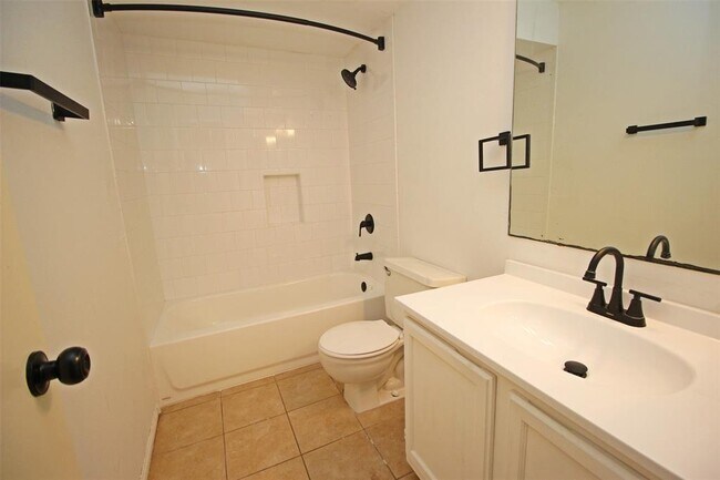 Building Photo - 1503 Cedar Cove St