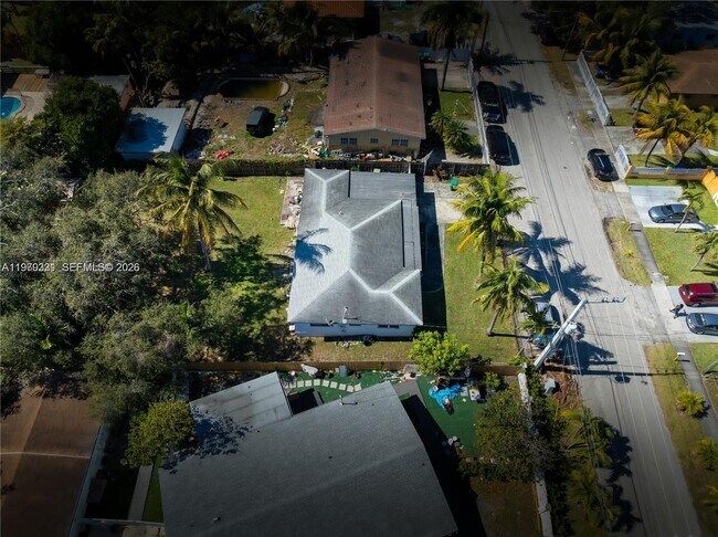 Building Photo - 1780 NE 146th St