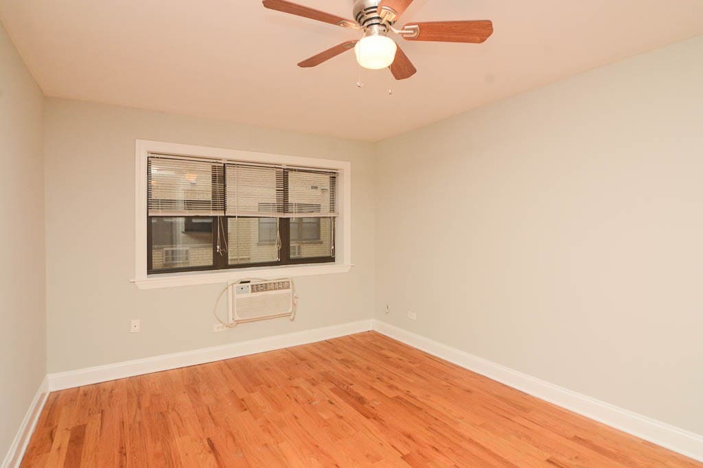 Building Photo - 448 W Barry