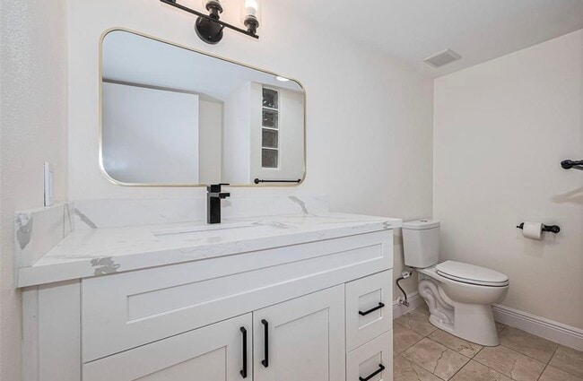 Building Photo - 1375 Country Pl Dr