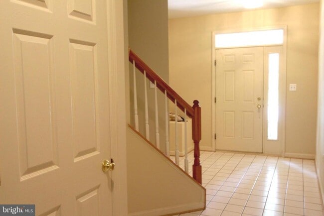 Building Photo - 46180 Chester Terrace