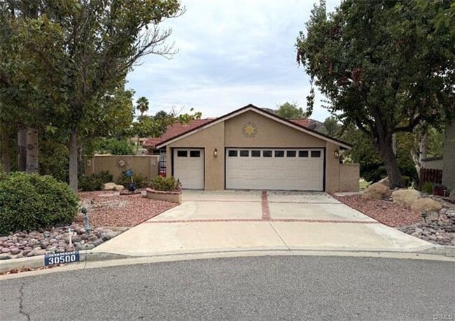 Building Photo - Golf Course Home for Lease Inside the Gate...