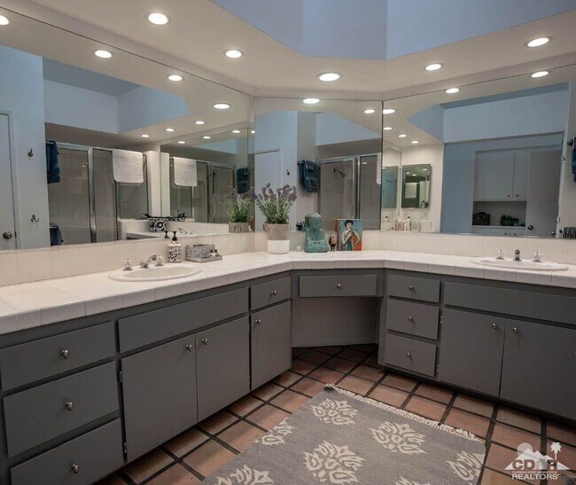 Building Photo - 252 Desert Falls Dr E