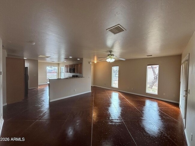 Building Photo - 5342 S San Pedro Ave