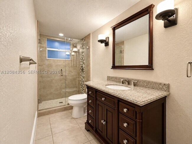 Building Photo - 13707 SW Kendale Lakes Cir