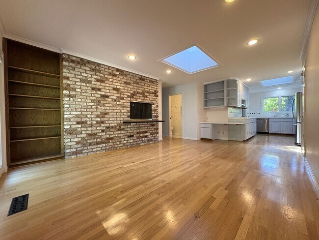 Building Photo - Beautiful Serene 4-Bedroom Home on a Gated...