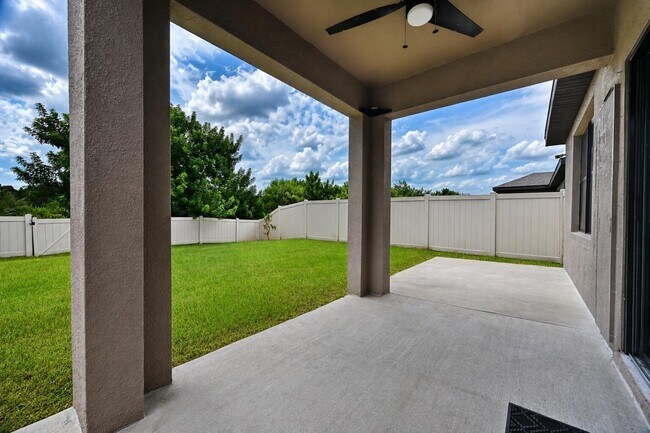 Building Photo - 927 Remington Green Dr SE