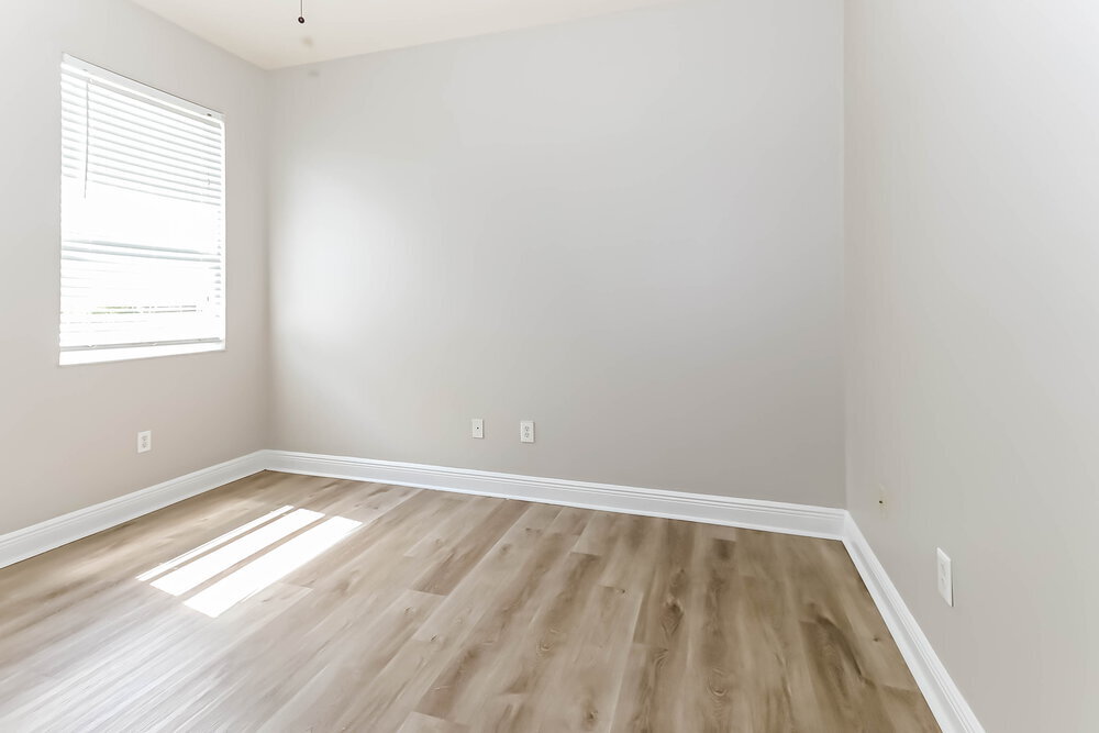Building Photo - 1755 Palisades Dr