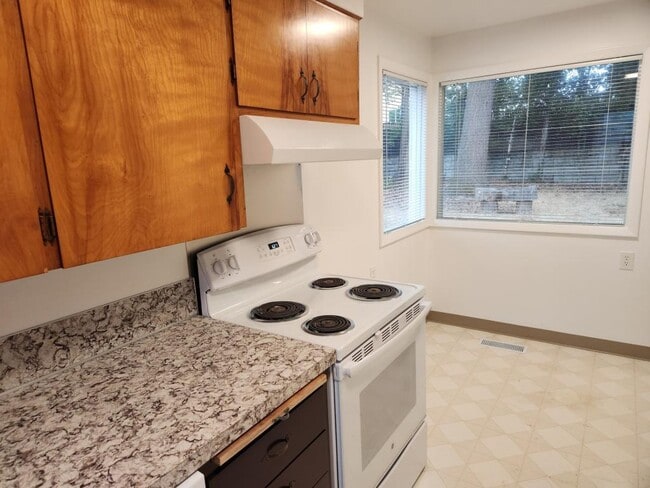 Building Photo - 16350 SE Vineyard Ln