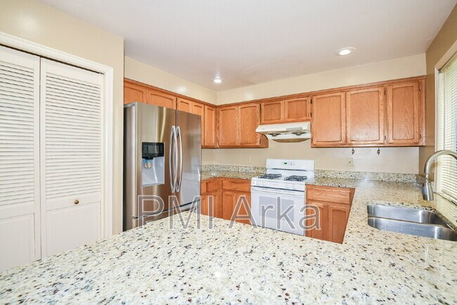Building Photo - 24809 SE 37th Pl