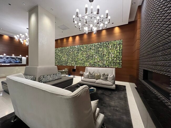 Building Photo - 1201 S Prairie Ave