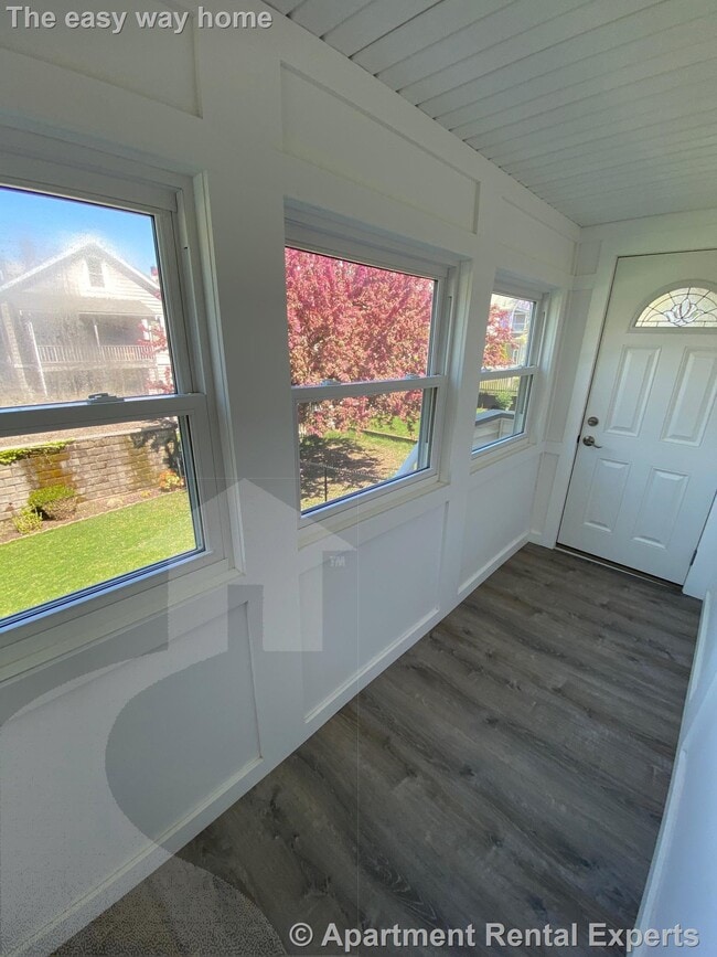 Building Photo - 55 Farragut Ave