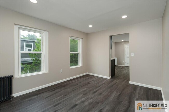Building Photo - 1625 Parker Rd