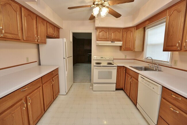 Building Photo - 1321 Conrad Ln