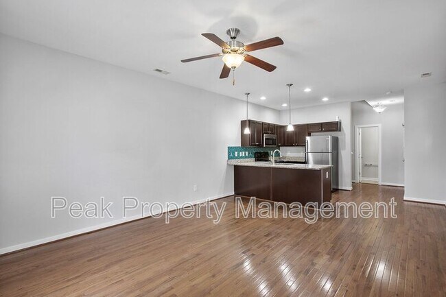 Building Photo - 2104 E Broad St