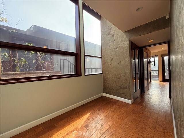 Building Photo - 2753 Solana Way