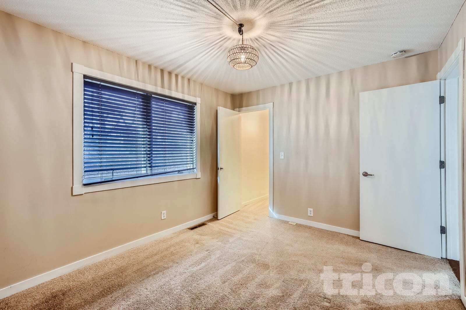 Building Photo - 5 Oak Shore Dr