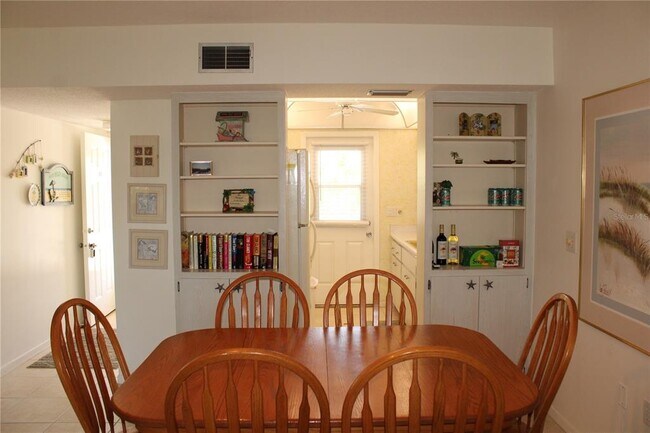 Building Photo - 3810 Gulf of Mexico Dr