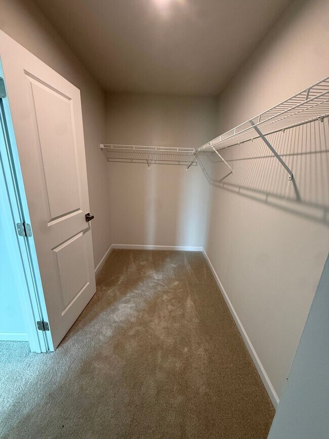 Building Photo - Like-New 4BR Home in Christiana | Open Floor Plan + Large Backyard!