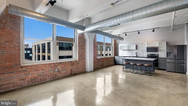 Building Photo - 444 N 4th St