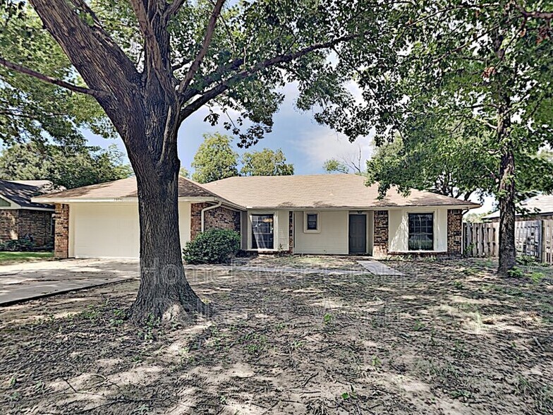 Primary Photo - 2510 Valley View Dr