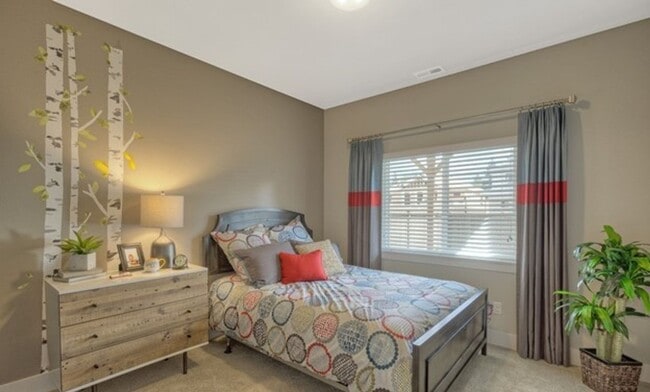 Building Photo - A Charming and Cozy 4 Bed 3.5 bath home in...