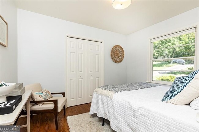 Building Photo - 1295 Lindenwood Ln NE