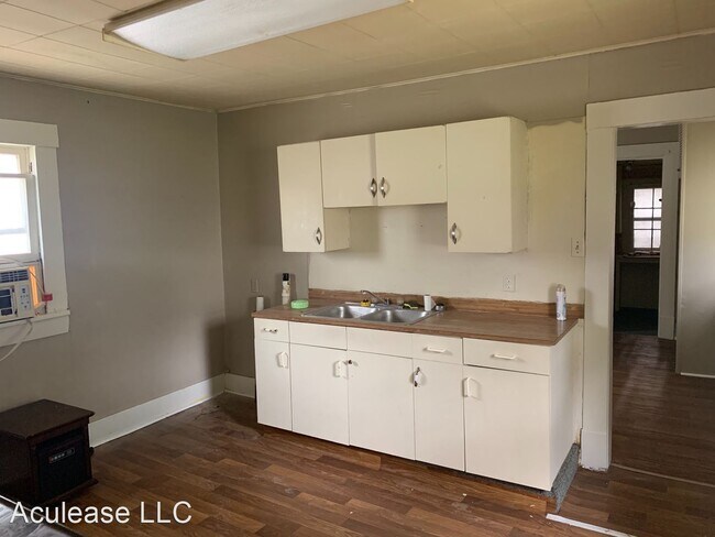 Building Photo - 1 br, 1 bath House - 609 W 4th