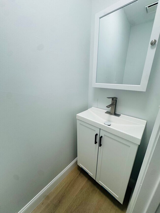 Building Photo - Rehabbed 3bd/1.5bth House with Backyard!! SECTION 8 ONLY!!