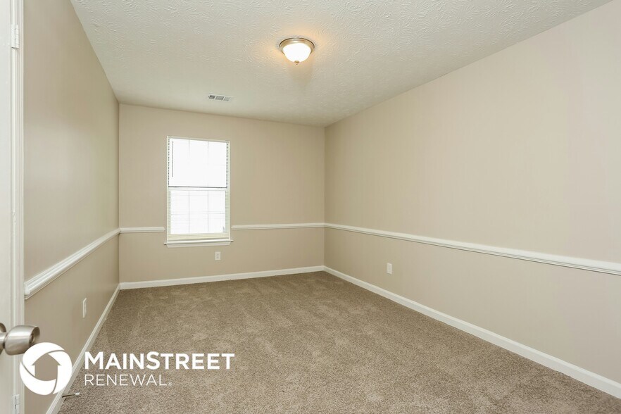 Building Photo - 661 Woodcrest Manor Dr