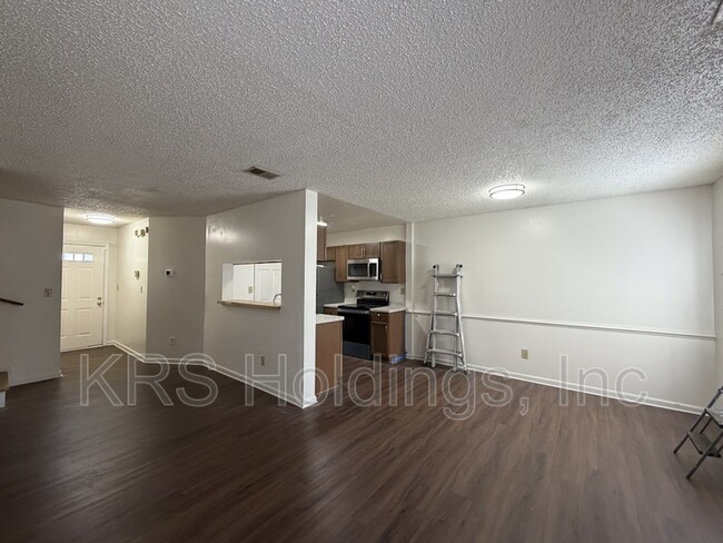 Building Photo - 1222 Corkwood Cir