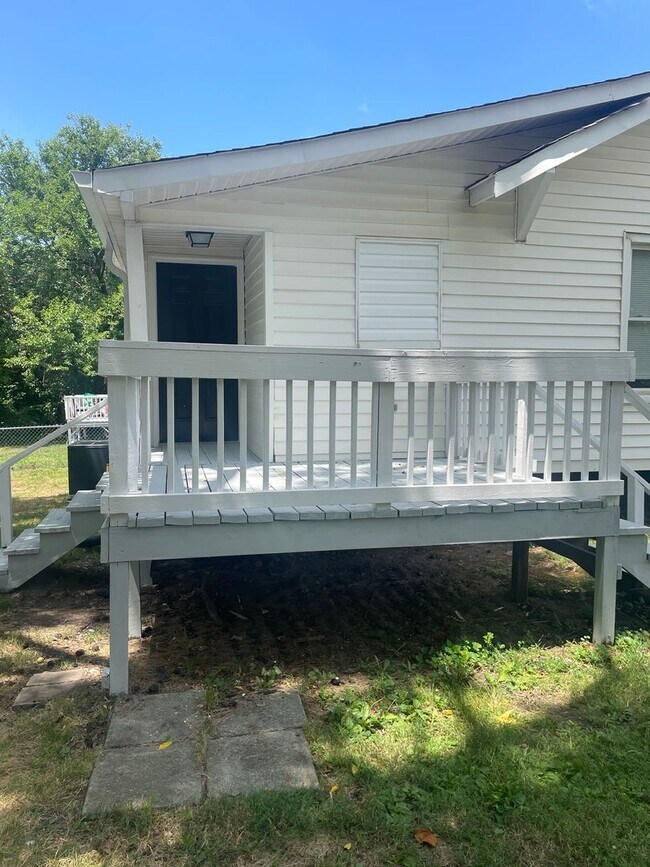 Building Photo - 4511 Lansing Dr