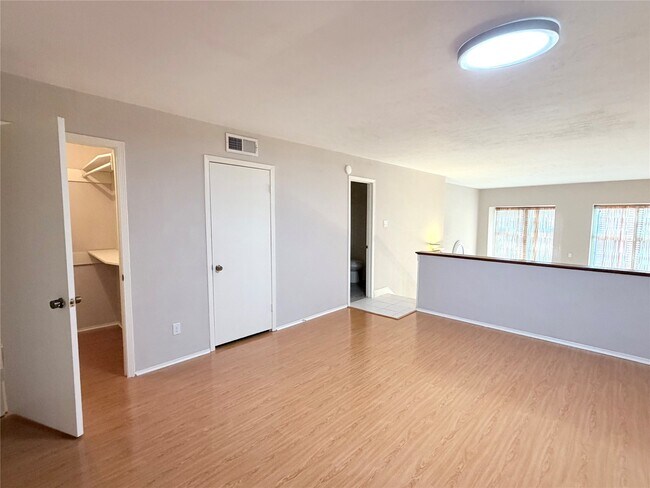 Building Photo - 12633 Memorial Dr