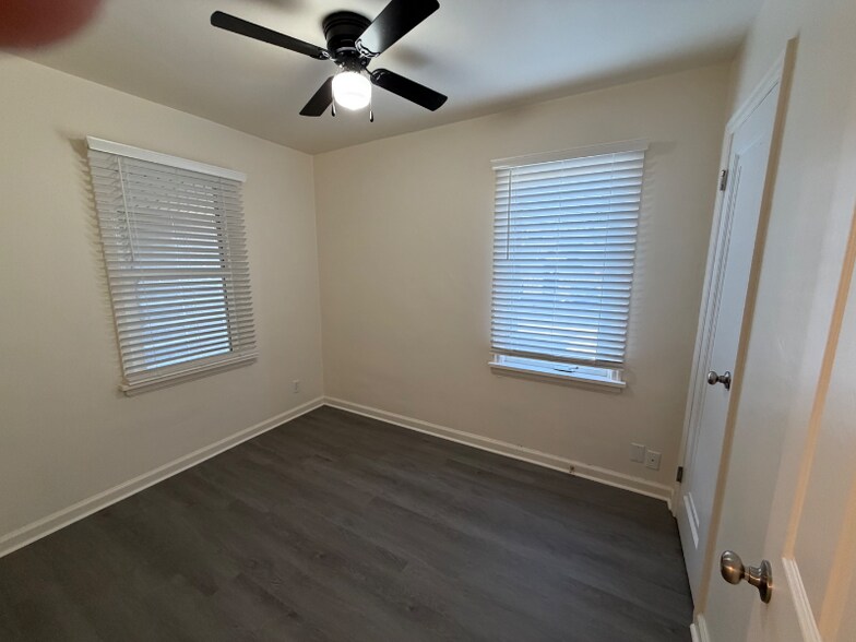 Building Photo - 820 Central Ave