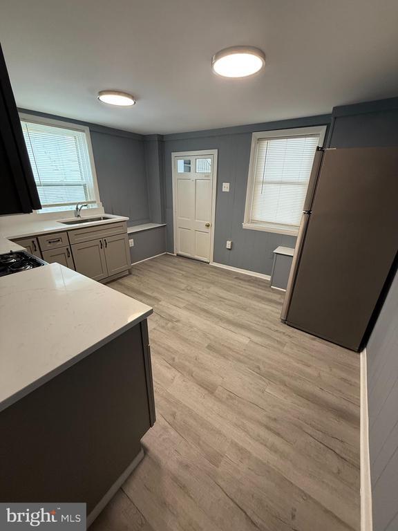 Building Photo - 122 W All Saints St