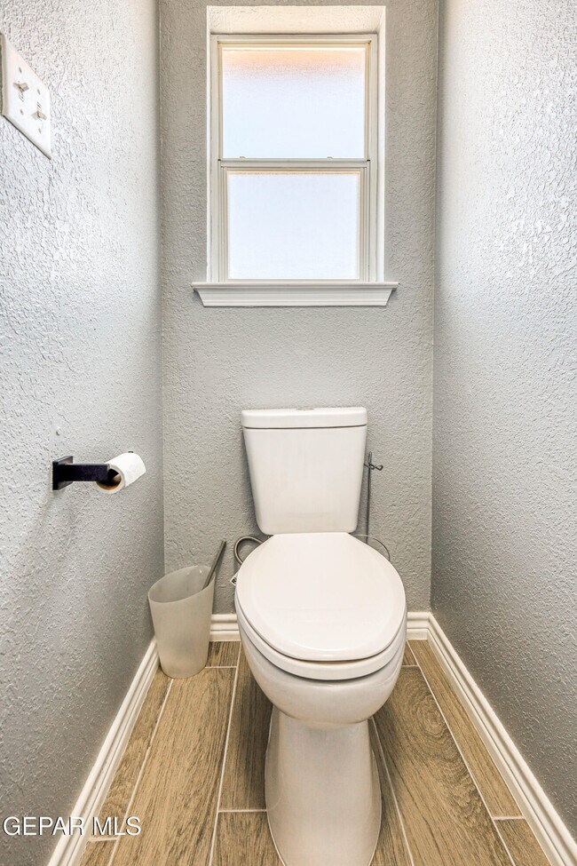 Building Photo - 7333 Golden Hawk Dr