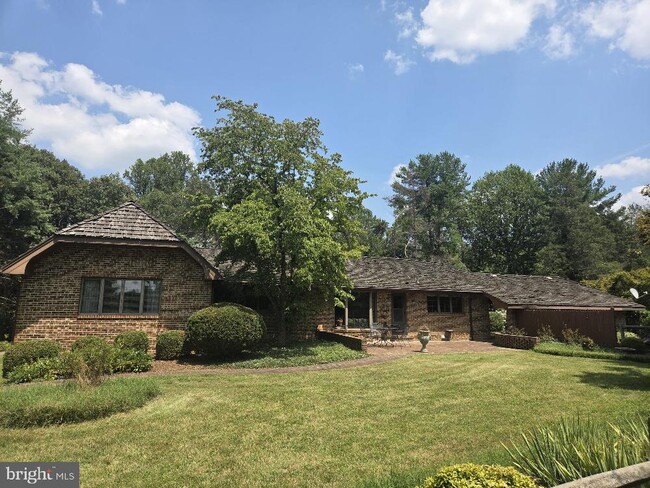 Primary Photo - 5412 River Rd