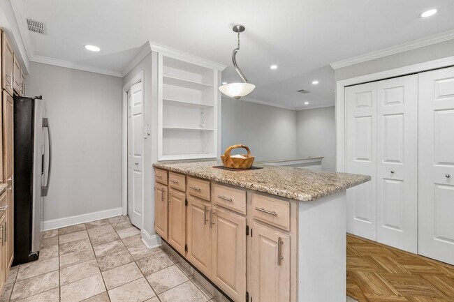 Building Photo - 2 bed/2 bath condo in Penn Valley